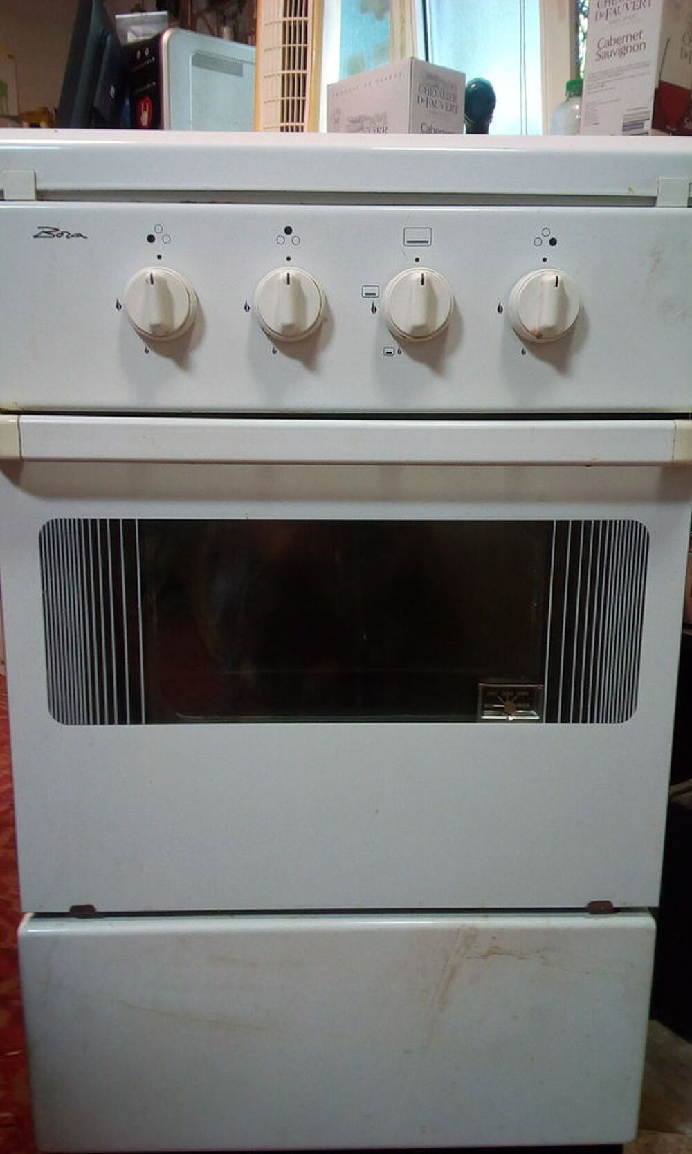 Cuisini&egrave;re sur place paiement en esp&egrave;ces Electroménager