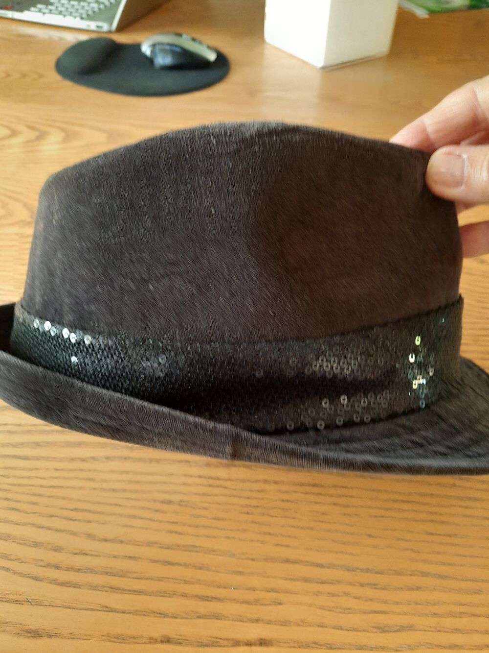 Chapeau femme forme Trilby Vêtements