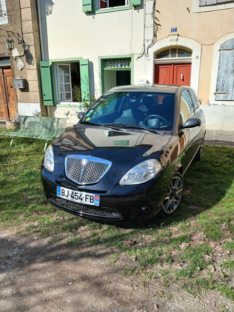 Lancia ypsilon 1.4 16v 95 Platino