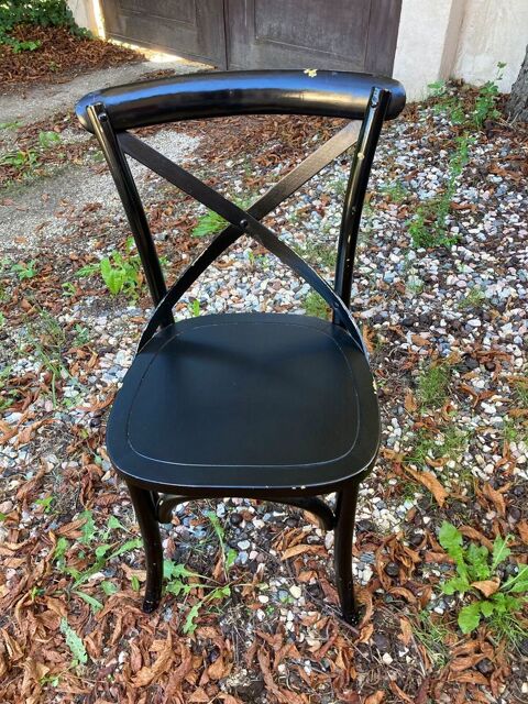 2 chaises noires en bois  polypropyl�ne tres solides 30 Aix-en-Provence (13)
