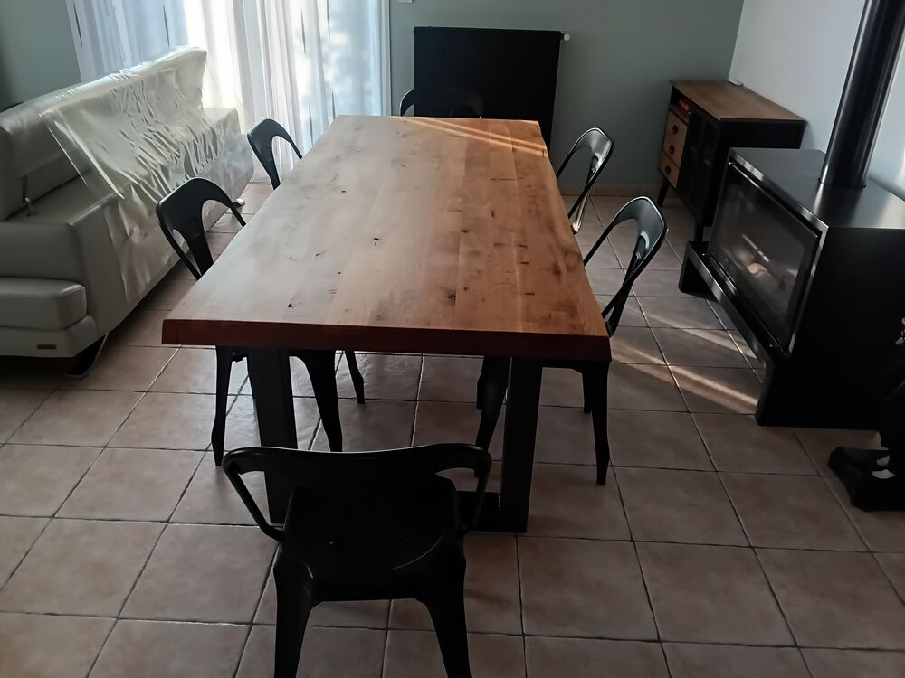 Grande table bois avec 6 chaises metal Meubles