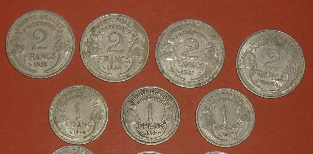 Lot de 13 pi&egrave;ces fran&ccedil;aises de type BAZOR. 