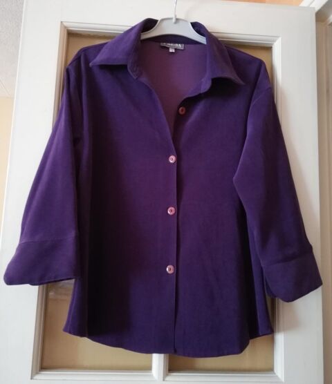 Blouse violette femme. 8 Asni�res-sur-Seine (92)