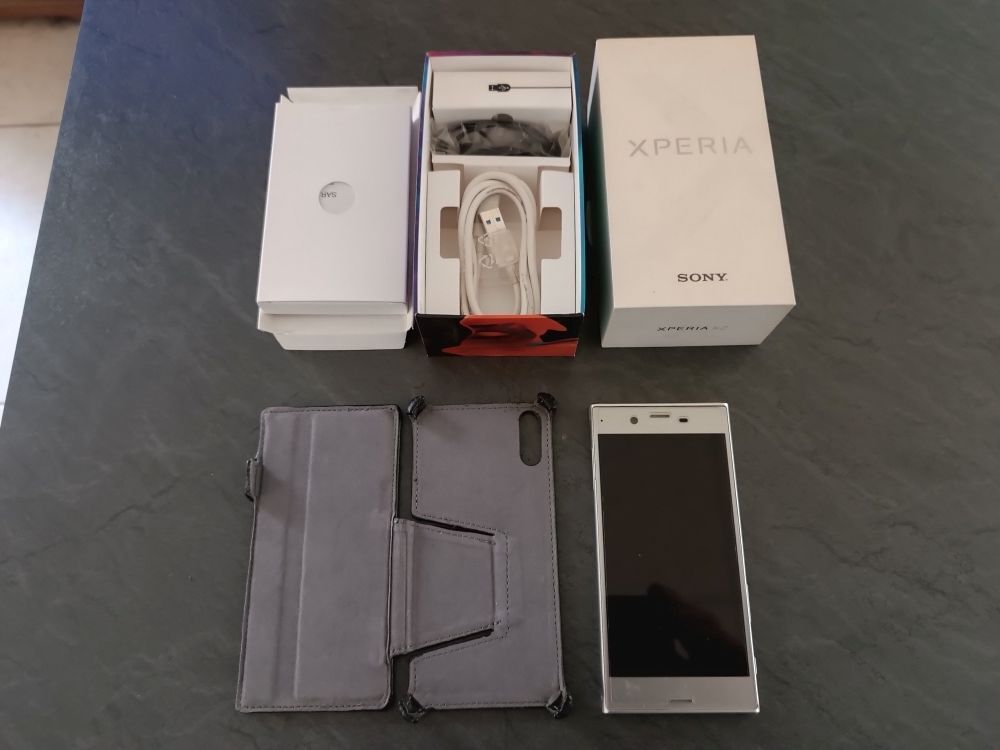 Sony Xp&eacute;ria XZ tr&egrave;s bon &eacute;tat Téléphones et tablettes