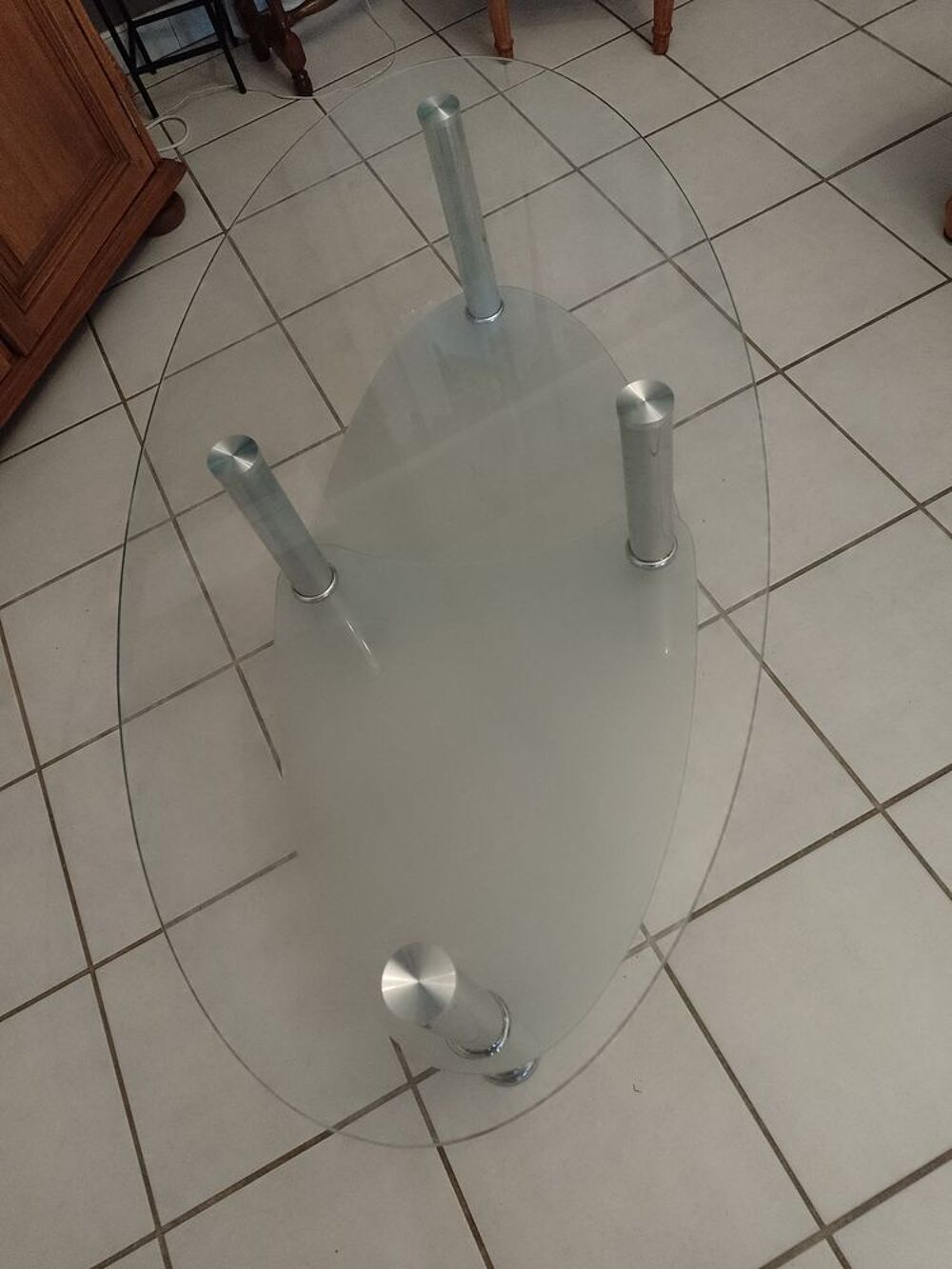 table basse propre en verre Meubles
