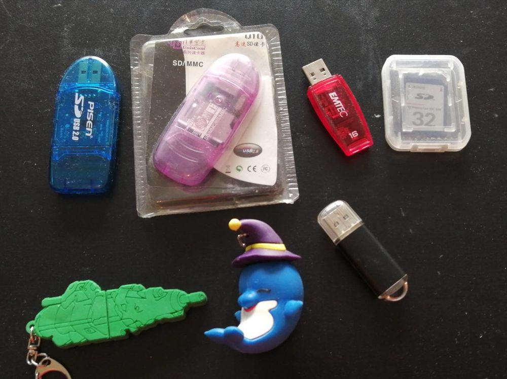 Cl&eacute;s USB et Lecteur de cartes m&eacute;moire Matériel informatique