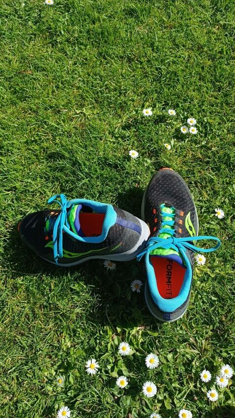 CHAUSSURES SAUCONY, semi-trail, tout terrain
100 Morlaix (29)