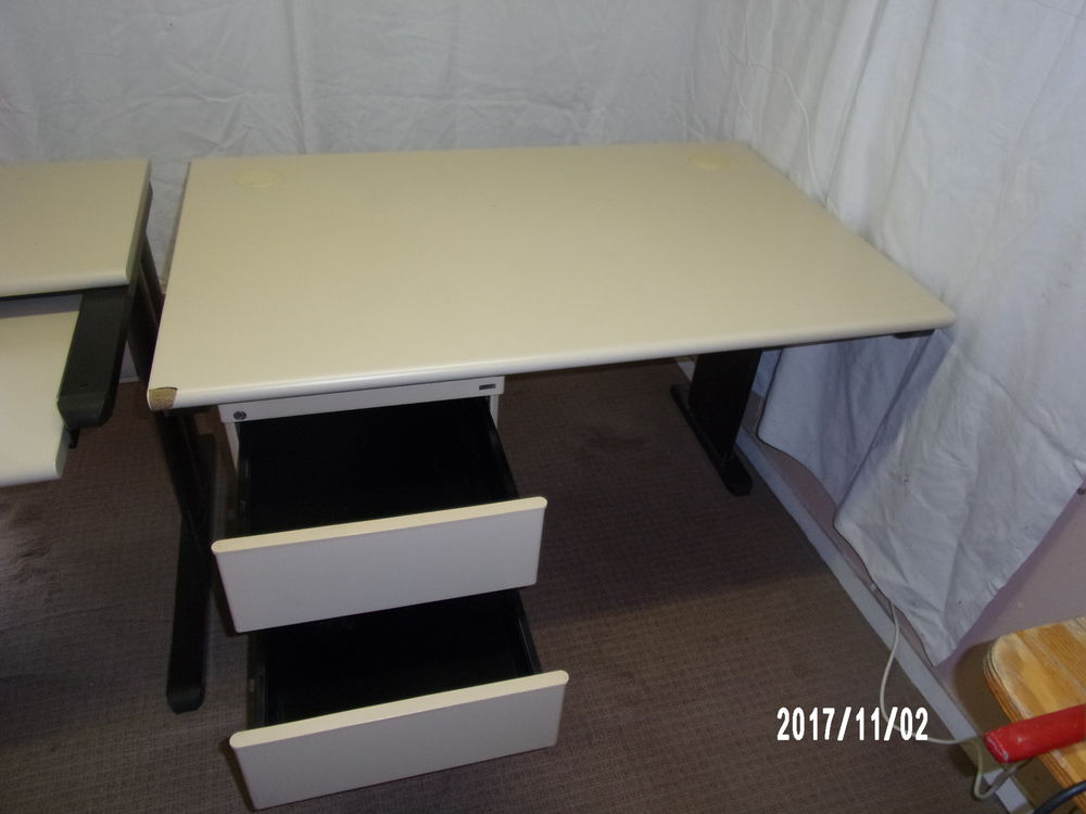 BUREAU D'ANGLE PROFESSIONNEL BON ETAT Meubles