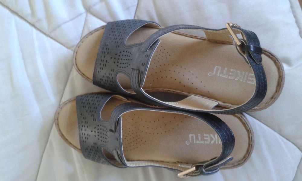 Chaussures d'&eacute;t&eacute; de dames Chaussures