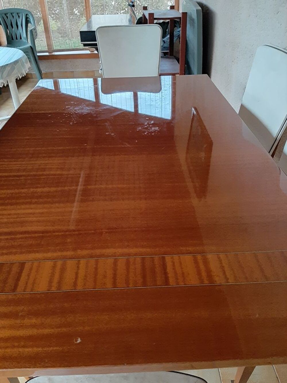 TABLE de salle &agrave; manger en vernis polyester Meubles