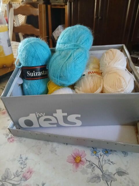 laine  tricot neuve et des pelotes en vrac 50 Selles-sur-Cher (41)