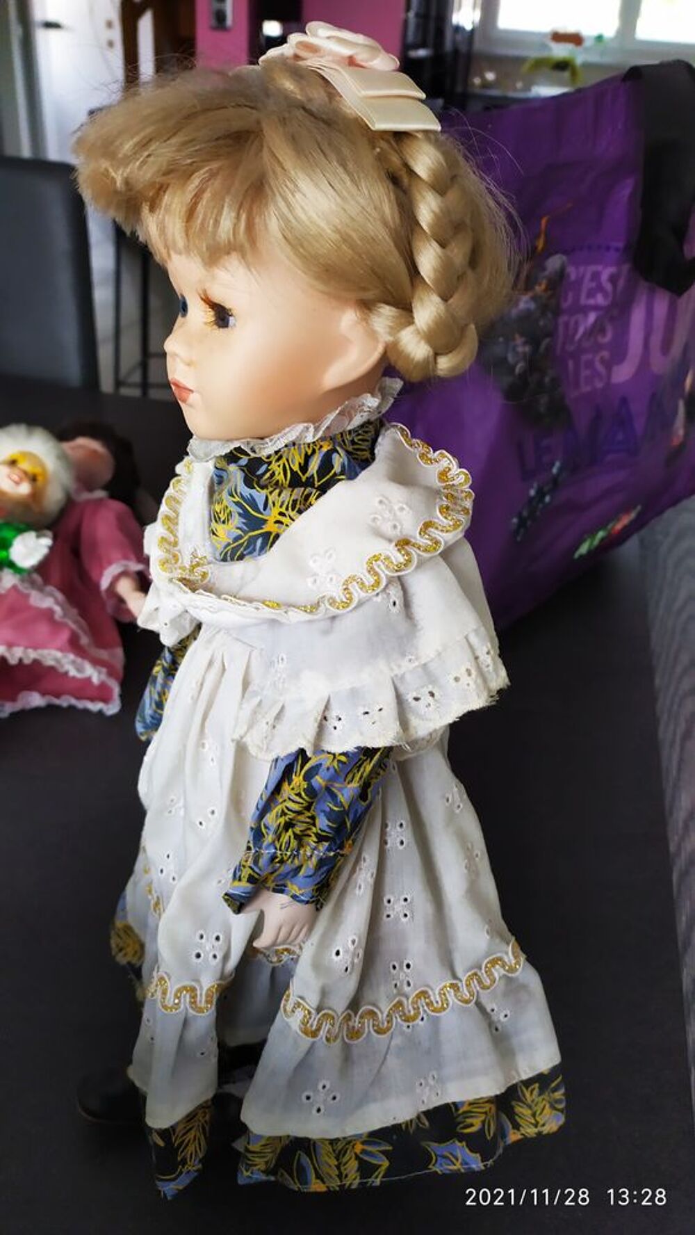 poup&eacute;e en porcelaine : au choix l 