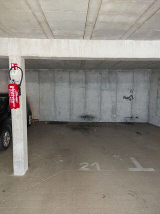  Parking / Garage  louer 15 m
