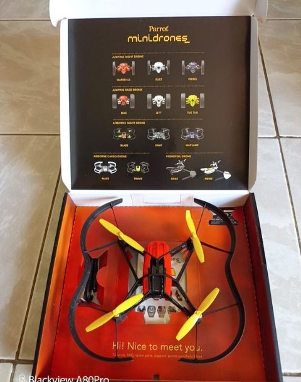 Parrot - MiniDrone Quadricopt&egrave;re Airborne Night Blaze - Roug Bijoux et montres