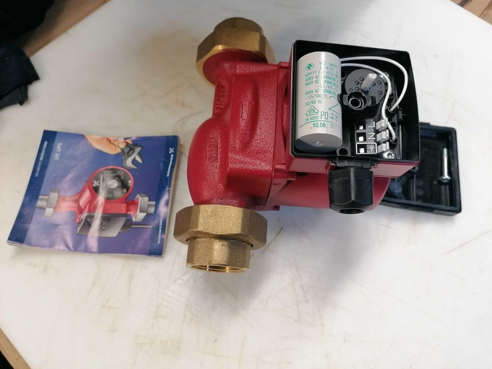Pompe chauffage Grundfos UPS 25-50 130. Bricolage