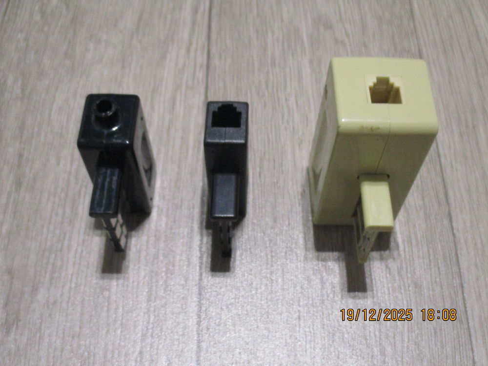 Adaptateur et prise t&eacute;l&eacute;phone Téléphones et tablettes