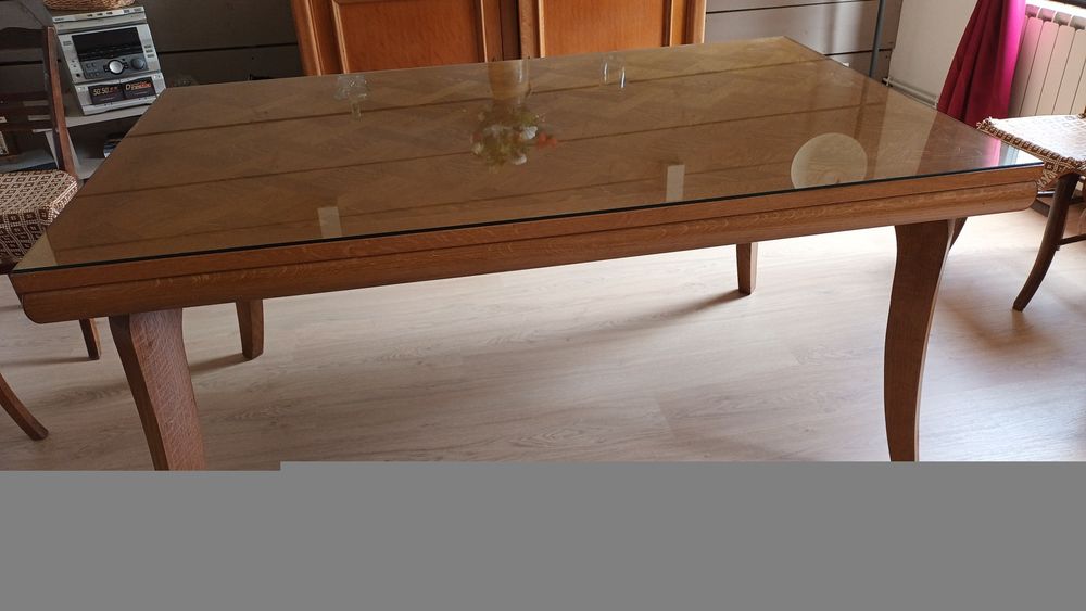 Grande Table plus 4 chaises Meubles