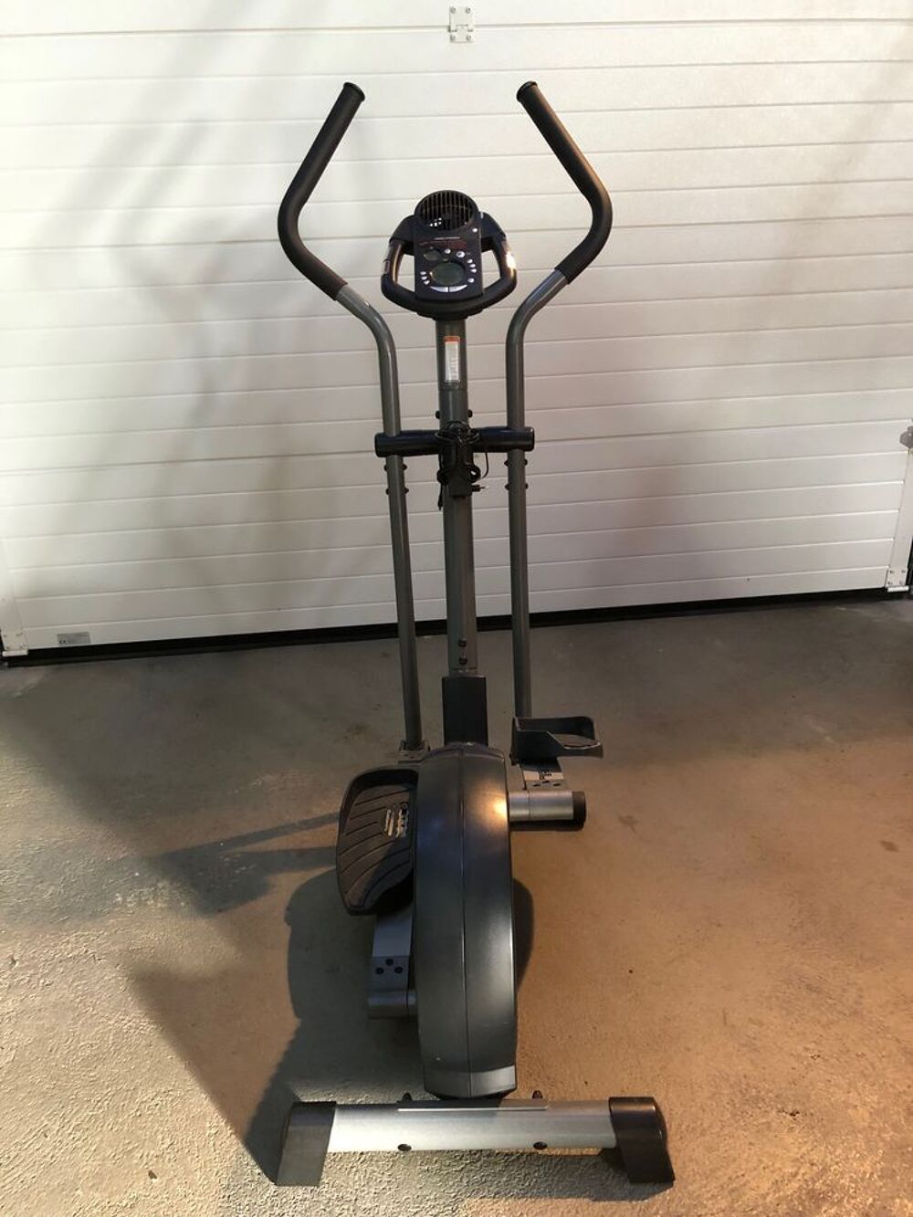 V&eacute;lo elliptique PROFORM Sports