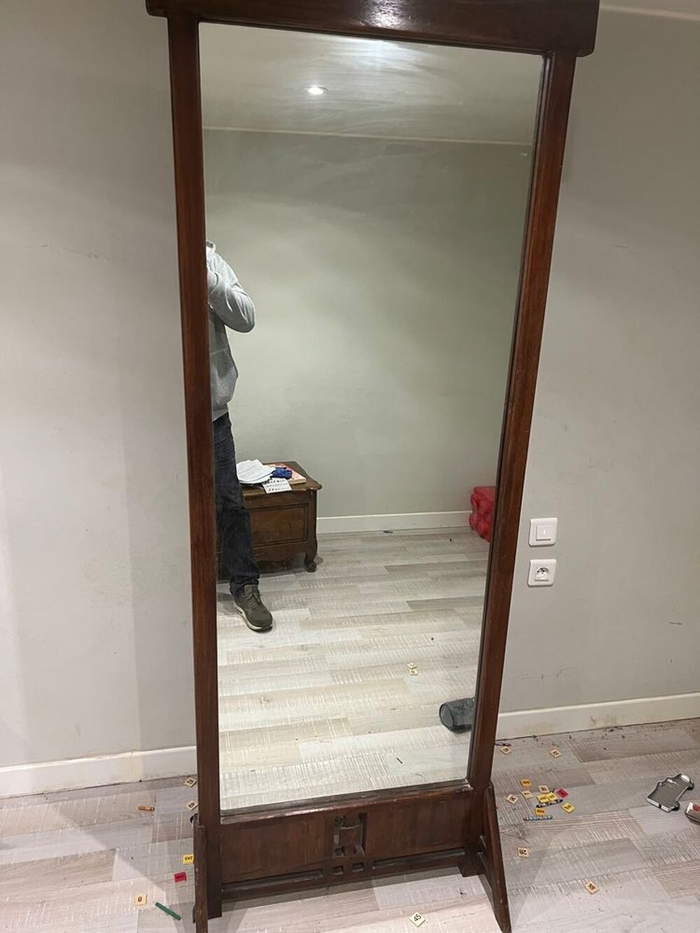 miroir ancien et d&eacute;signe en m&ecirc;mes temps en bois massif Décoration