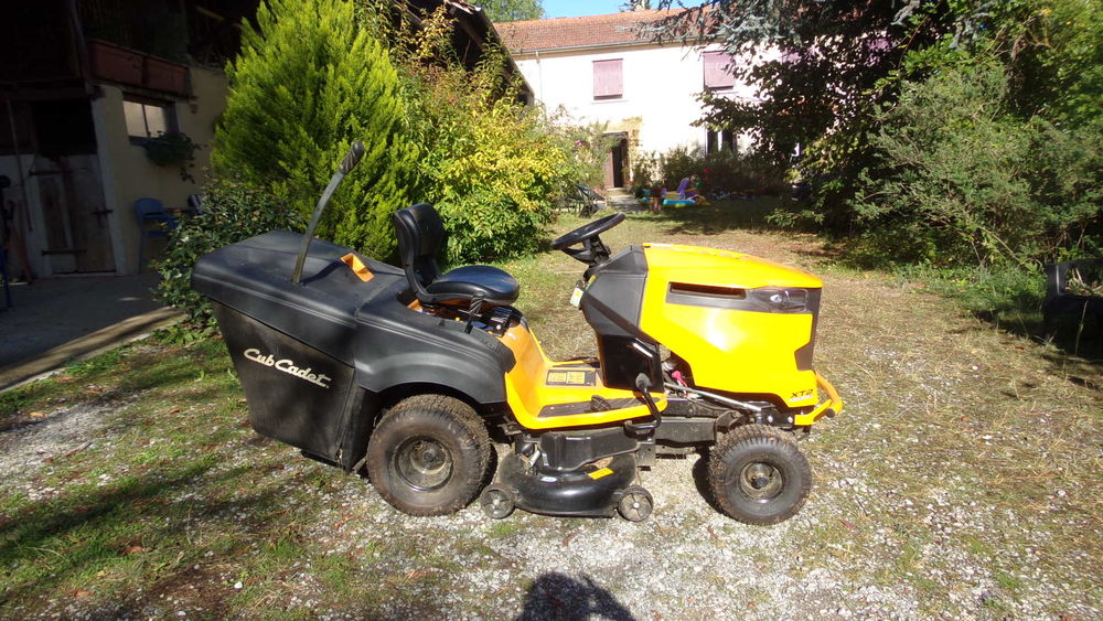 TONDEUSE AUTOPORTEE Jardin