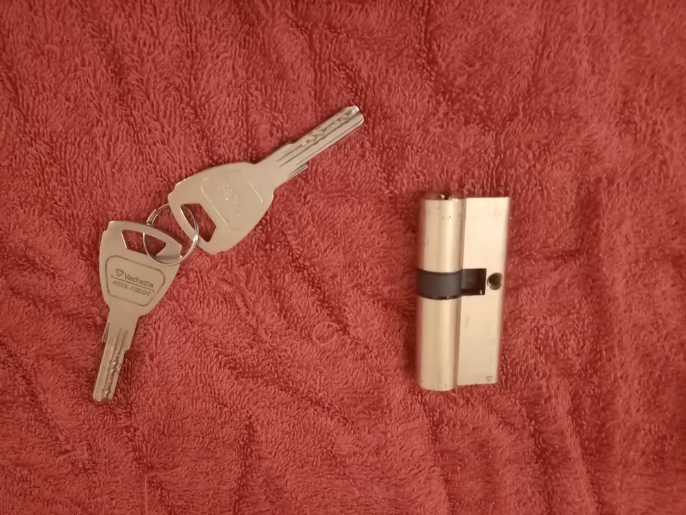 Barillet + 2 Cl&eacute;s de S&eacute;curit&eacute;e Bricolage