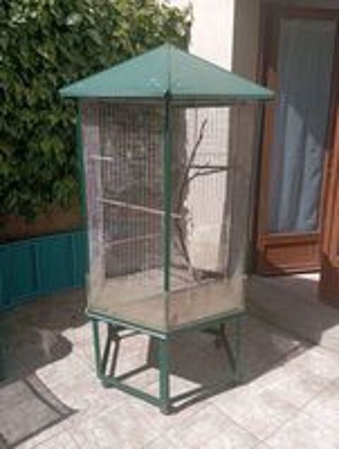   Cage sur pied pour oiseaux 
