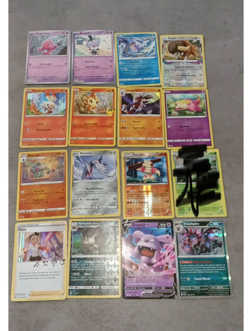 Carte pok&eacute;mon 400 carte un peu pr&egrave;s 