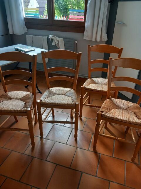 Lot 4 chaises de cuisine pailles qui n'ont pas servi 1 mois 50 Villers-Saint-Paul (60)