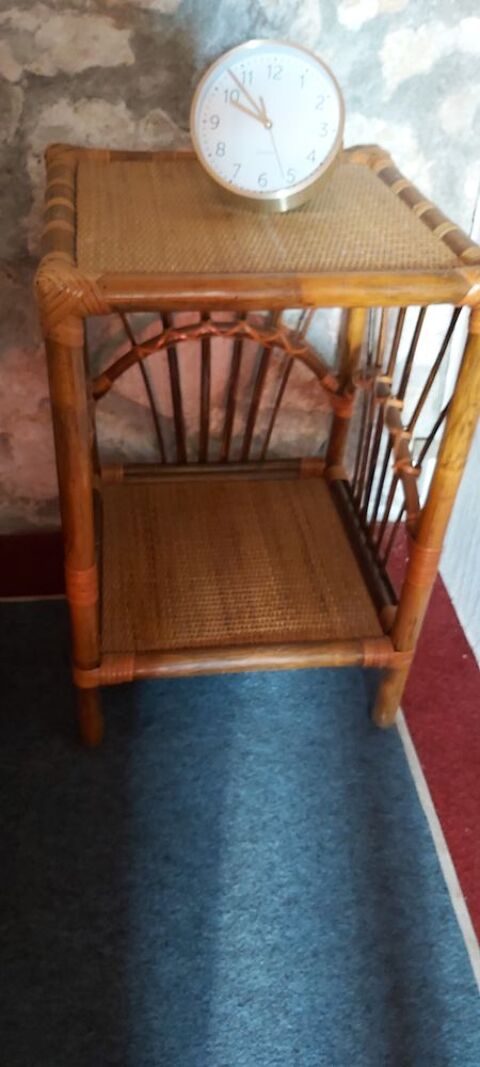 Table de Chevet. 25 Penne-d'Agenais (47)