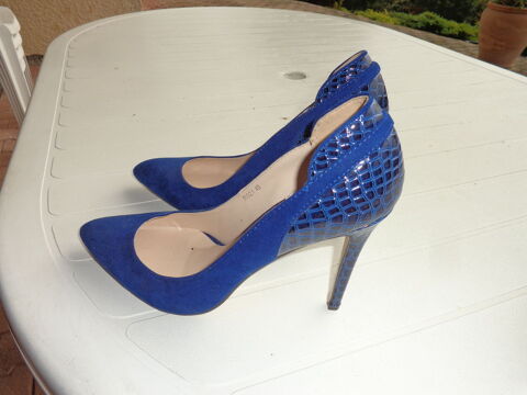 escarpin bleu pointure 40 8 Villette-de-Vienne (38)