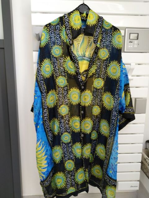 Chemise/tunique légère 
15 Melun (77)