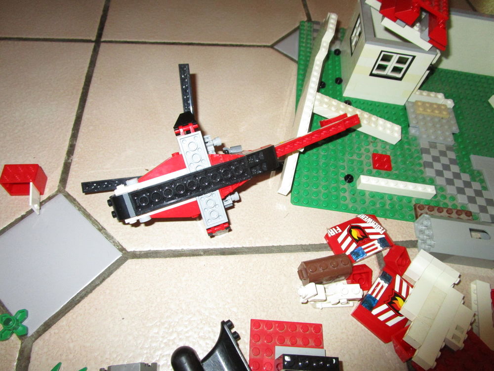LEGO BRIQUE HELICOPTERE MAISON Jeux / jouets