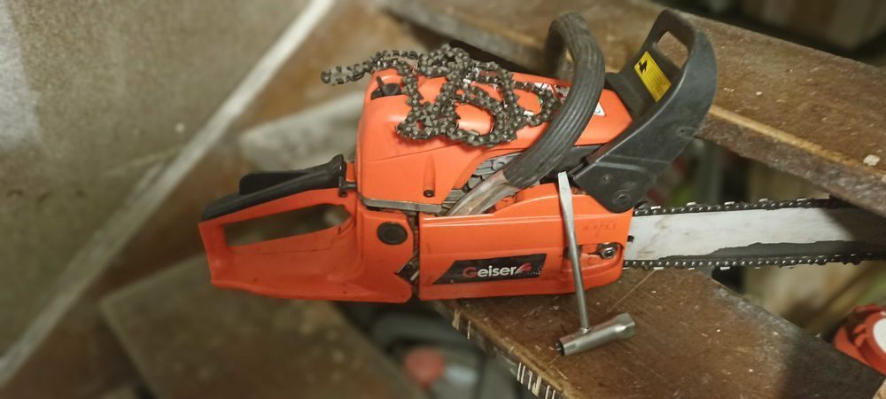 &agrave;€ Vendre Tron&ccedil;onneuse thermique Bricolage