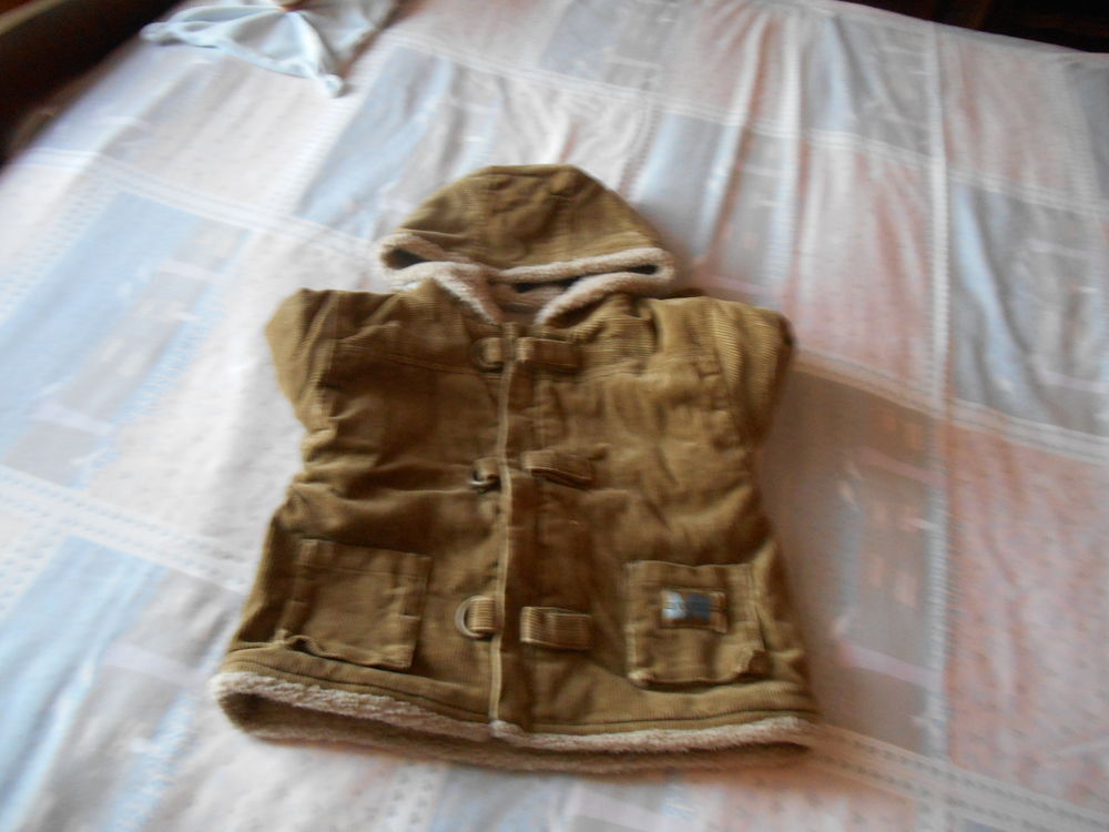 manteau en velours cotel&eacute; fourr&eacute; 12 mois 74cm
Vtements enfants