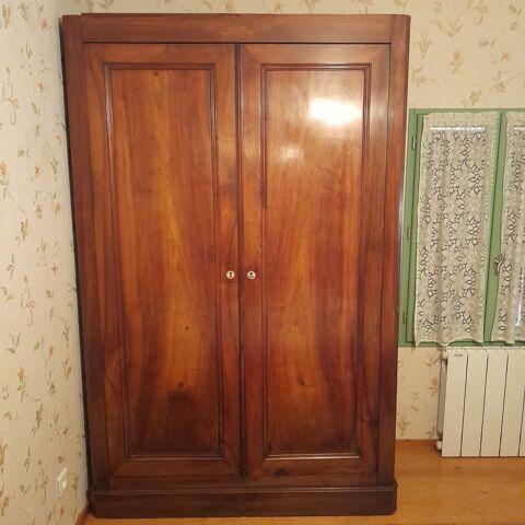 Armoire Sarthoise. 250 Draveil (91)