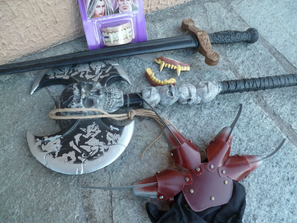 Halloween d&eacute;guisements plus accessoires
Jeux / jouets