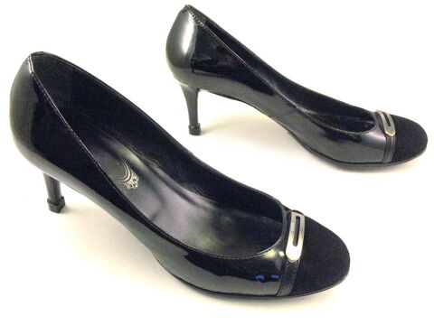 ESCARPINS TOD'S TAILLE 37,5
Saint-Cloud (92)