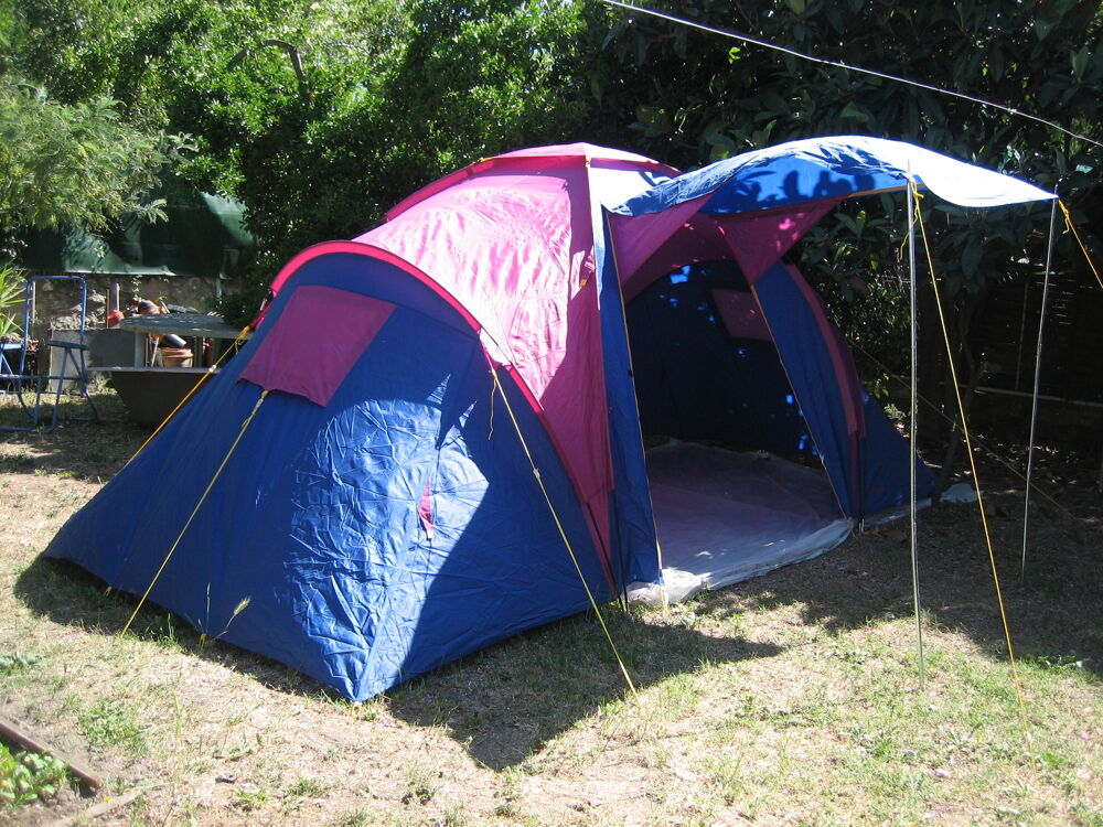 Tente de camping
marque mar&eacute;chal
Sports