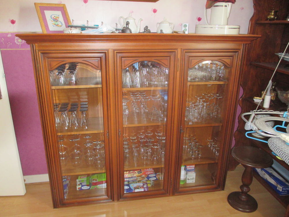 VITRINE PLAQUAGE MERISIER Meubles