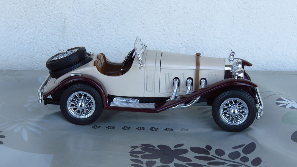 Voiture miniature Mercedes Benz 1/18 