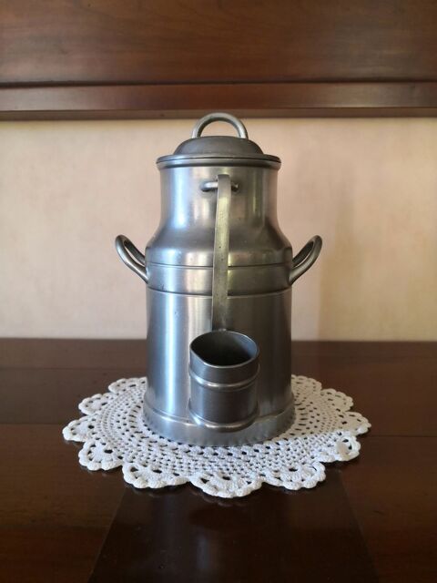 Tr�s joli pot � lait en �tain 97% - id�e de cadeau. 45 Tournefeuille (31)
