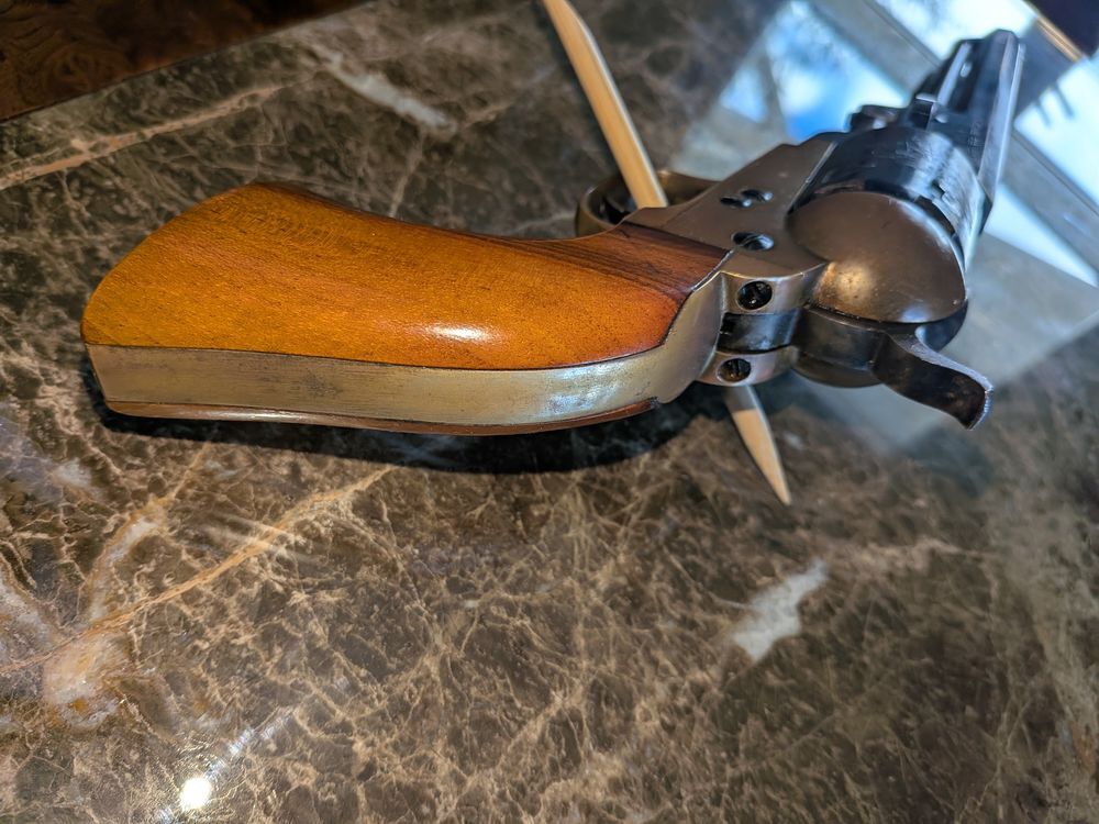 Revolver Uberti Colt 1851 navy reb nord de luxe calibre 36 