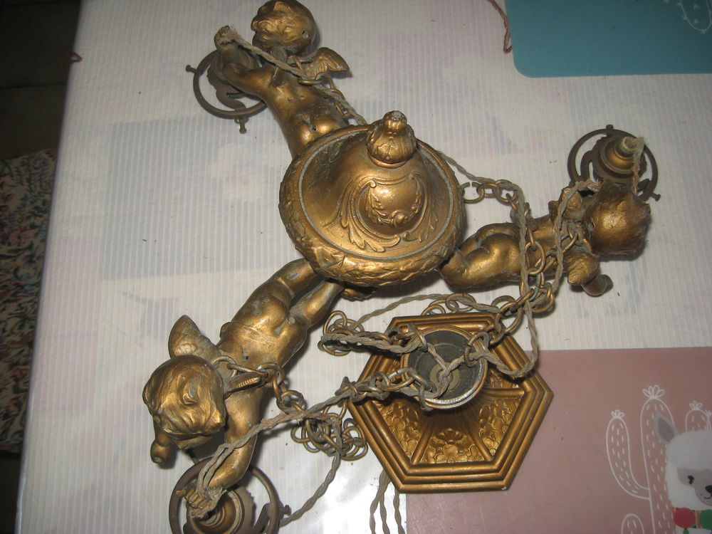 ancien lustre 3 putti avec abat jour tulipe Décoration