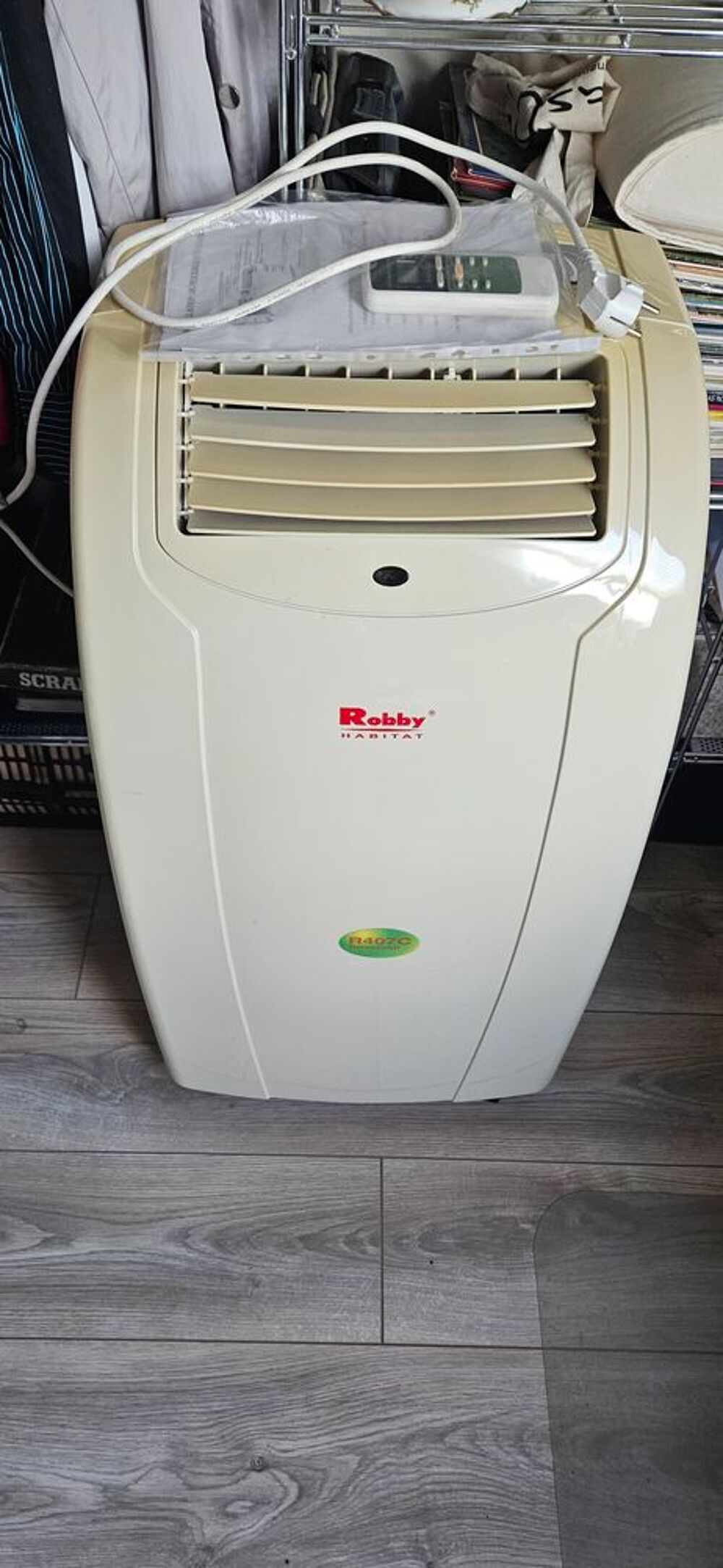 CLIMATISEUR MOBILE Electroménager