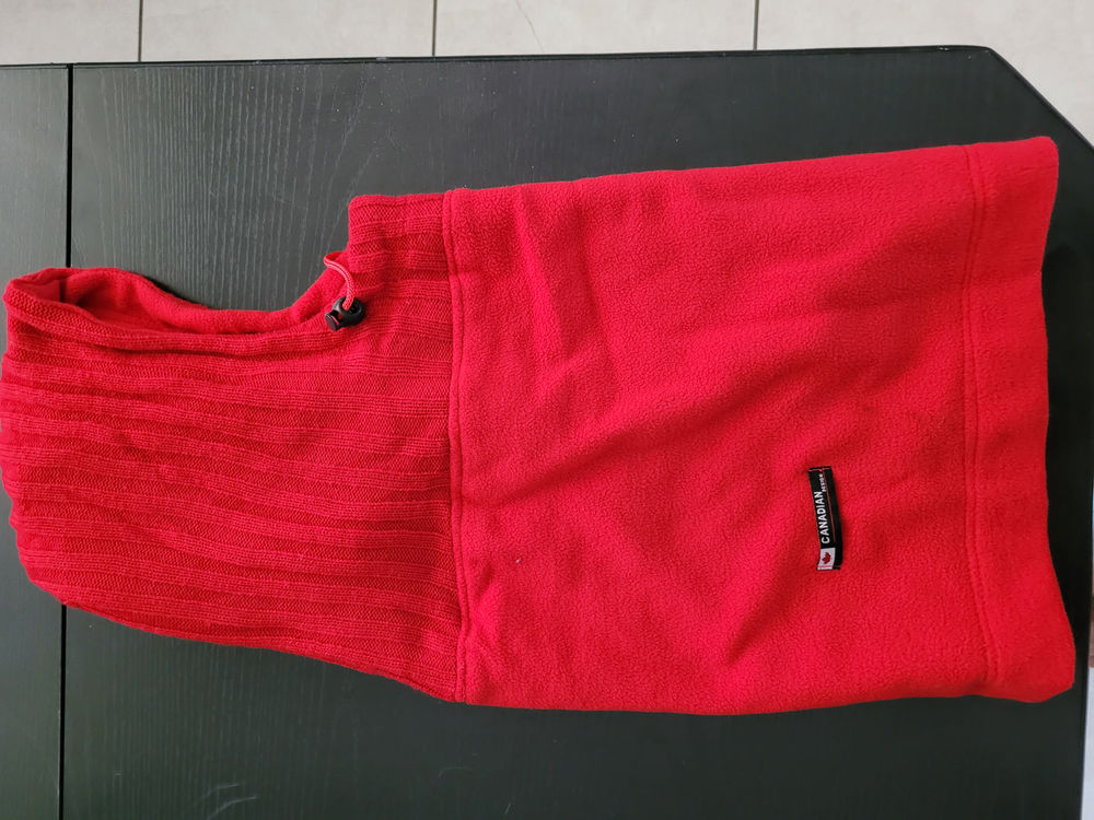 Cagoule polaire rouge Canadian Design Vêtements