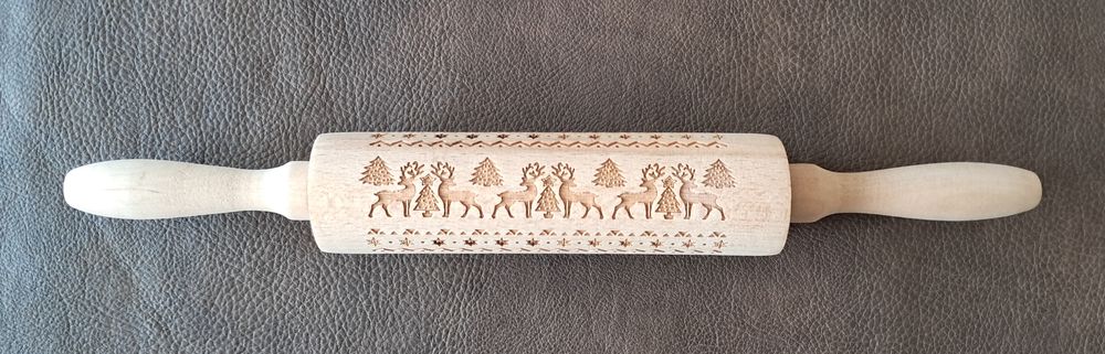 rouleau &agrave; p&acirc;tisserie en bois avec motifs de No&euml;l Cuisine