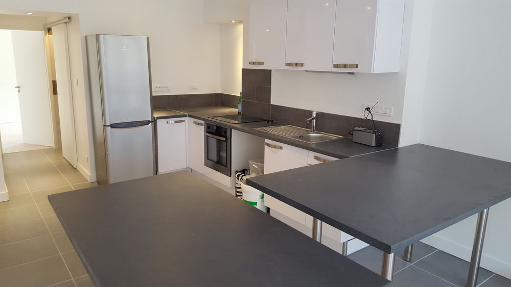 Location Appartement Appartement REFAIT a NEUF avec cuisine équipée Grenoble
