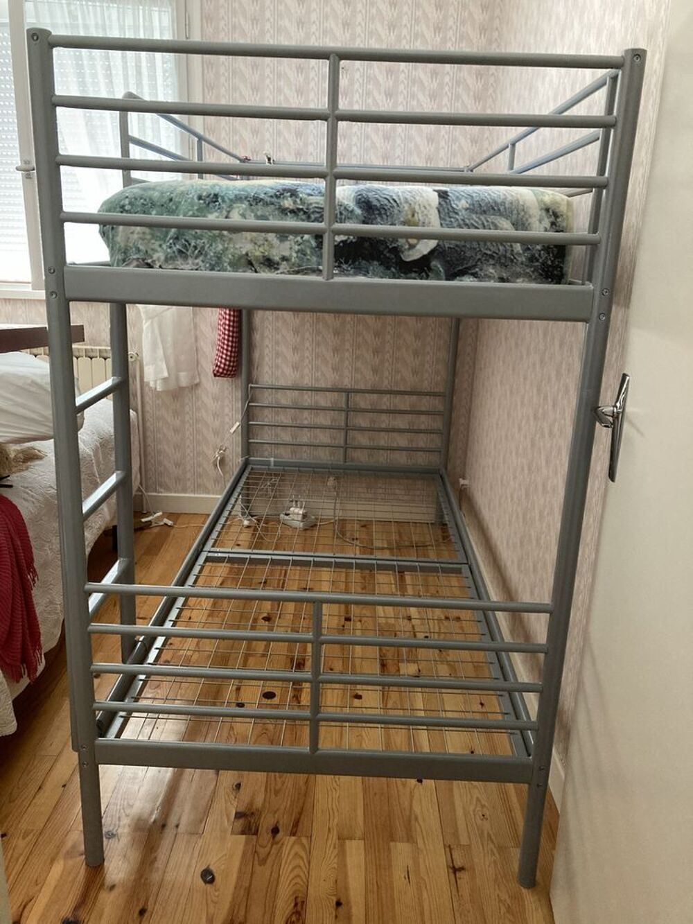 Lit superpos&eacute; et matelas Mobilier enfants