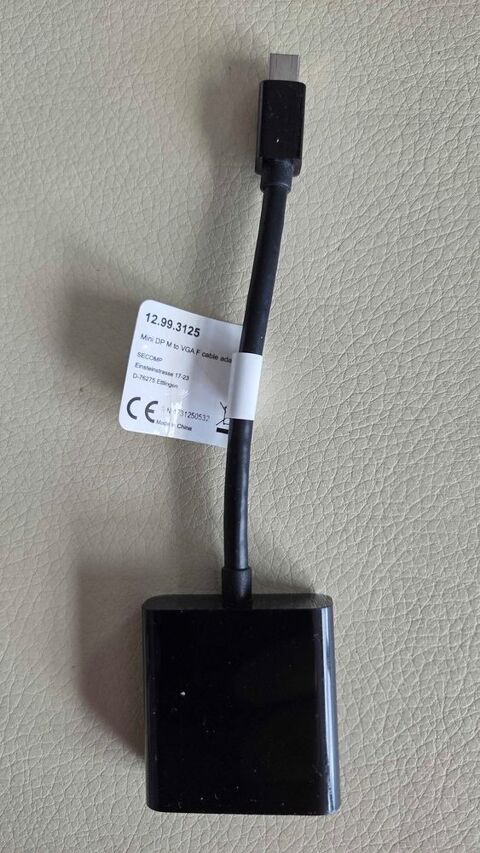 Câble display port €  VGA femelle Annecy (74)