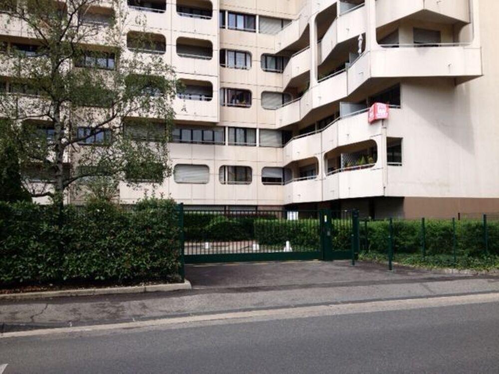 Location Parking/Garage garages en sous sol Lyon 9 Lyon 9